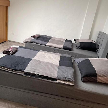 Apartment Bis Zu 8 Einzelbetten Stellplatz Wifi 에센 외부 사진
